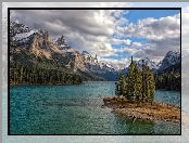 Kanada, Chmury, Drzewa Drzewo, Park Narodowy Jasper, Góry, Jezioro Maligne, Wyspa Ducha