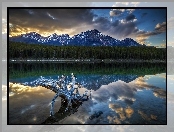 Kanada, Chmury, Jezioro Patricia Lake, Prowincja Alberta, Park Narodowy Jasper, Góry, Las