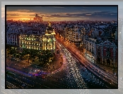Miasto nocą, Madryt, Hiszpania, Domy, Biurowiec Metrópolis, Droga