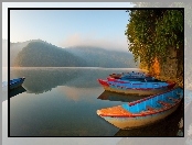 Łodzie, Phewa, Jezioro, Nepal, Pokhara, Poranek