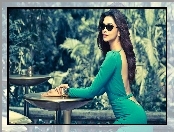Okulary, Deepika Padukone, Brunetka, Zielona, Sukienka