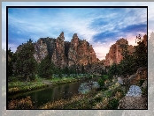 Park stanowy Smith Rock State Park, Skały, Mostek, Rzeka Crooked River, Stan Oregon, Stany Zjednoczone, Ścieżka