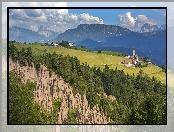 Kościół, Drzewa, Włochy, Alpy, Góry, Ritten, Piramidy ziemne, Domy, Południowy Tyrol