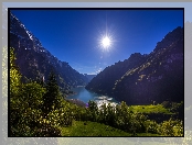 Promienie słońca, Szwajcaria, Góry Alpy, Jezioro Klöntalersee, Poranek