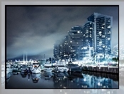 Port, Miasto nocą, Łodzie, Wieżowce