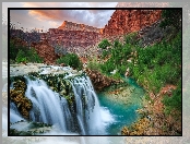 Rzeka Havasu Creek, Wodospad, Drzewa, Park Narodowy Wielkiego Kanionu, Stany Zjednoczone, Havasu Falls, Arizona, Kanion, Skały