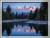 Rzeka Snake River, Stan Wyoming, Stany Zjednoczone, Drzewa, Park Narodowy Grand Teton, Góry Teton Range