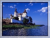 Rzeka, Zamek