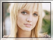 Ashlee Simpson, Twarzyczka