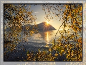 Ohau Lake, Ben Ohau, Gałęzie, Nowa Zelandia, Góry, Promienie słońca, Jesień, Jezioro