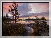 Jezioro Ładoga, Karelia, Rosja, Skały, Drzewa, Chmury, Zachód słońca