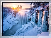Rzeka, Drzewa, Zima, Śnieg, Skały, Wodospad, Zachód słońca