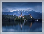 Słowenia, Drzewa, Wieczór, Wyspa Blejski Otok, Jezioro Bled, Kościół Wniebowzięcia Marii Panny, Góry