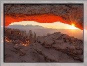 Stany Zjednoczone, Promienie słońca, Wschód słońca, Stan Utah, Park Narodowy Canyonlands, Łuk Mesa Arch, Skały