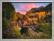 Młyn Crystal Mill, Stan Kolorado,  Stany Zjednoczone, Drzewa, Rzeka Crystal River, Jesień