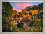 Młyn Crystal Mill, Stan Kolorado,  Stany Zjednoczone, Drzewa, Rzeka Crystal River, Jesień