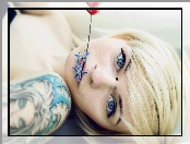Tatuaż, Blondynka, Kobieta, Piercing, Kwiatek, Kolczyki