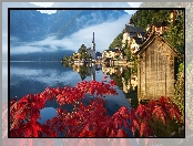 Jezioro Hallstättersee, Austria, Góry, Domy, Liście, Hallstatt, Czerwone, Kościół, Mgła