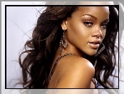 Rihanna, Twarz, Piosenkarka