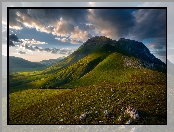 Góry, Chmury, Góra Monte Vettore, Włochy, Sibillini Mountains, Park Narodowy Monti Sibillini, Dolina, Ciemne