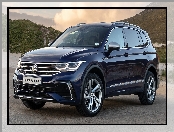 Czarny, Volkswagen Tiguan Allspace R