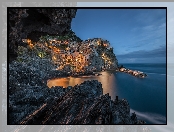 Włochy, Cinque Terre, Zatoka, Manarola, Skały, Światła, Gmina Riomaggiore, Morze Liguryjskie, Kolorowe, Domy