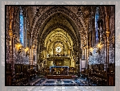 Wnętrze, Miejscowość Arromanches les Bains, Francja, Kościół św. Piotra, Saint Peter Catholic Church, Ołtarz, Ławki