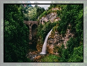 Wodospad Ponte Serra, Rzeka Cismon, Włochy, Most Ponte Serra, Prowincja Belluno, Miejscowość Lamon, Góry, Skały, Drzewa, Dom