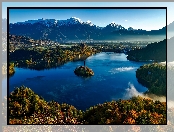 Wyspa Blejski Otok, Jezioro Bled, Góry, Słowenia, Kościół Wniebowzięcia Marii Panny, Drzewa, Chmury, Zachód słońca