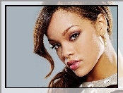 Rihanna, Spojrzenie, Zalotne