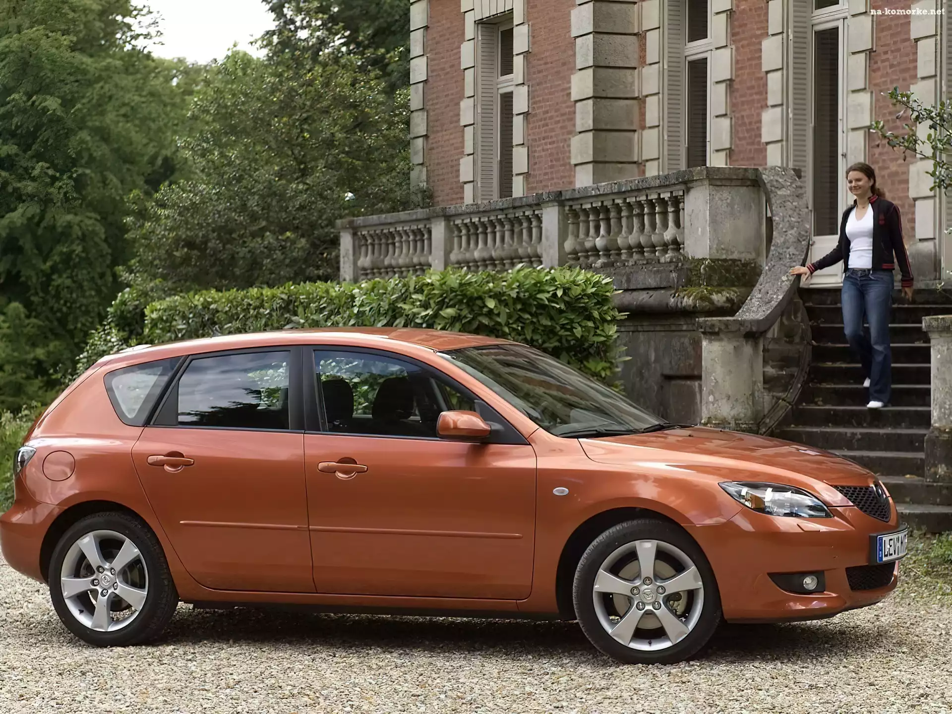 Mazda 3, Dworek