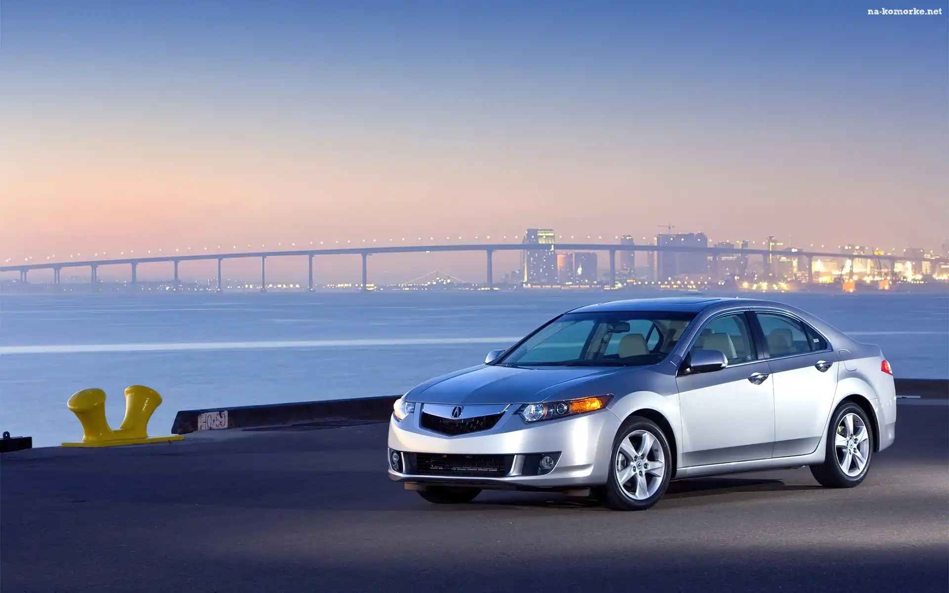 Acura TSX, Nabrzeże, Most