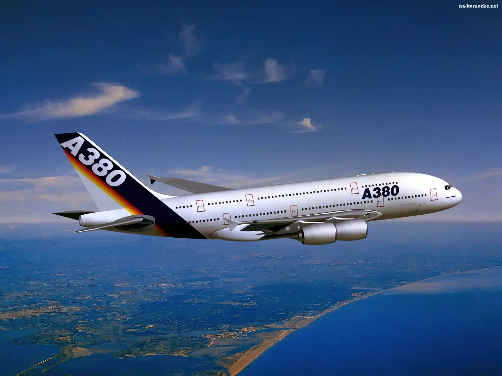 Airbus A380 SuperJumbo, Skrzydła, Ogon