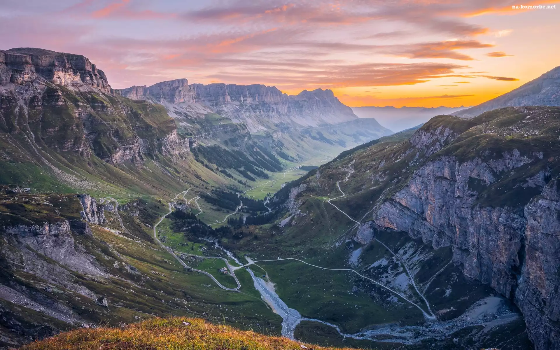 Alpy Glarneńskie, Wschód słońca, Klausenpass, Szwajcaria, Drzewa, Chmury, Przełęcz, Góry