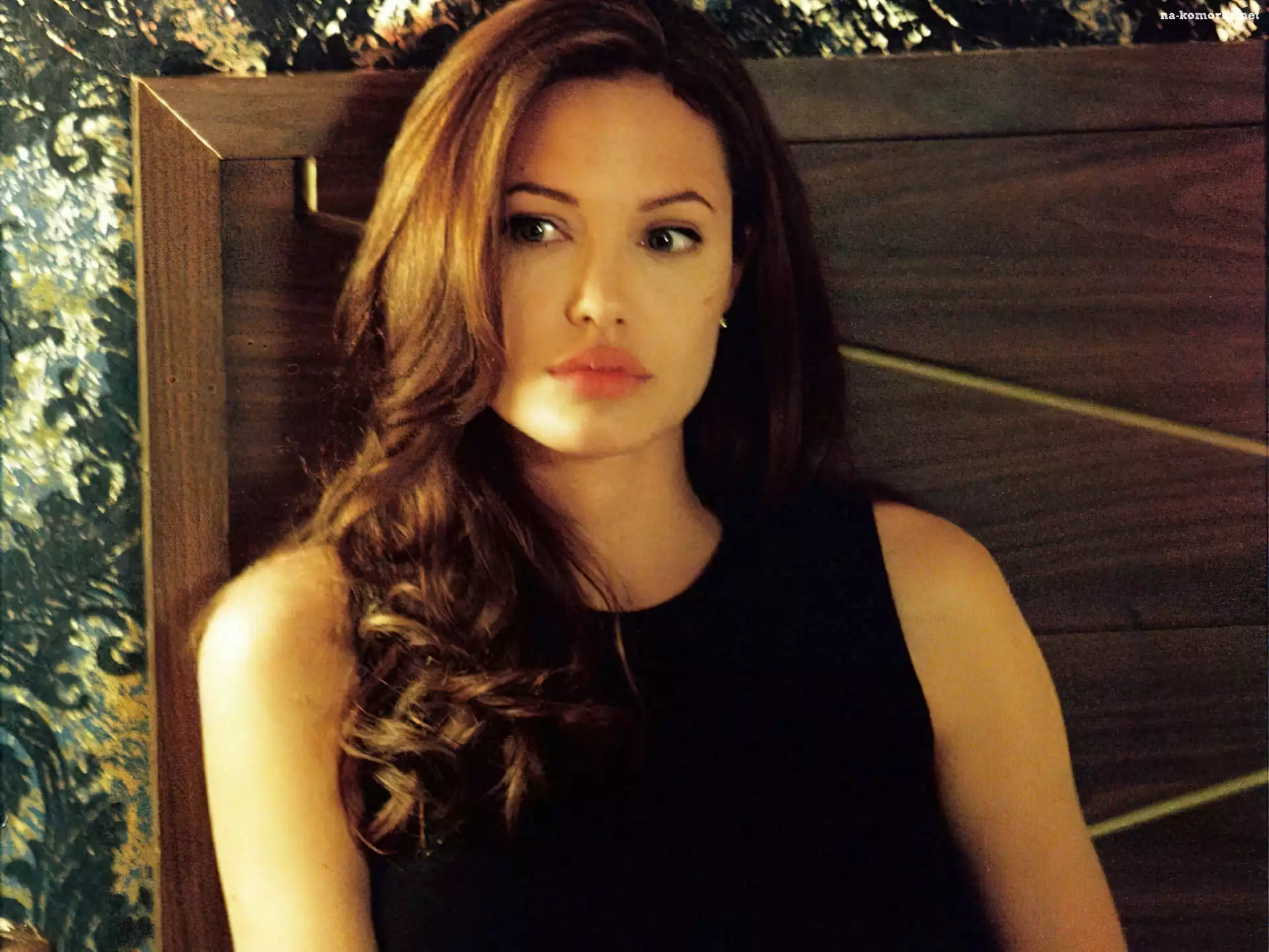 Angelina Jolie, czarny top