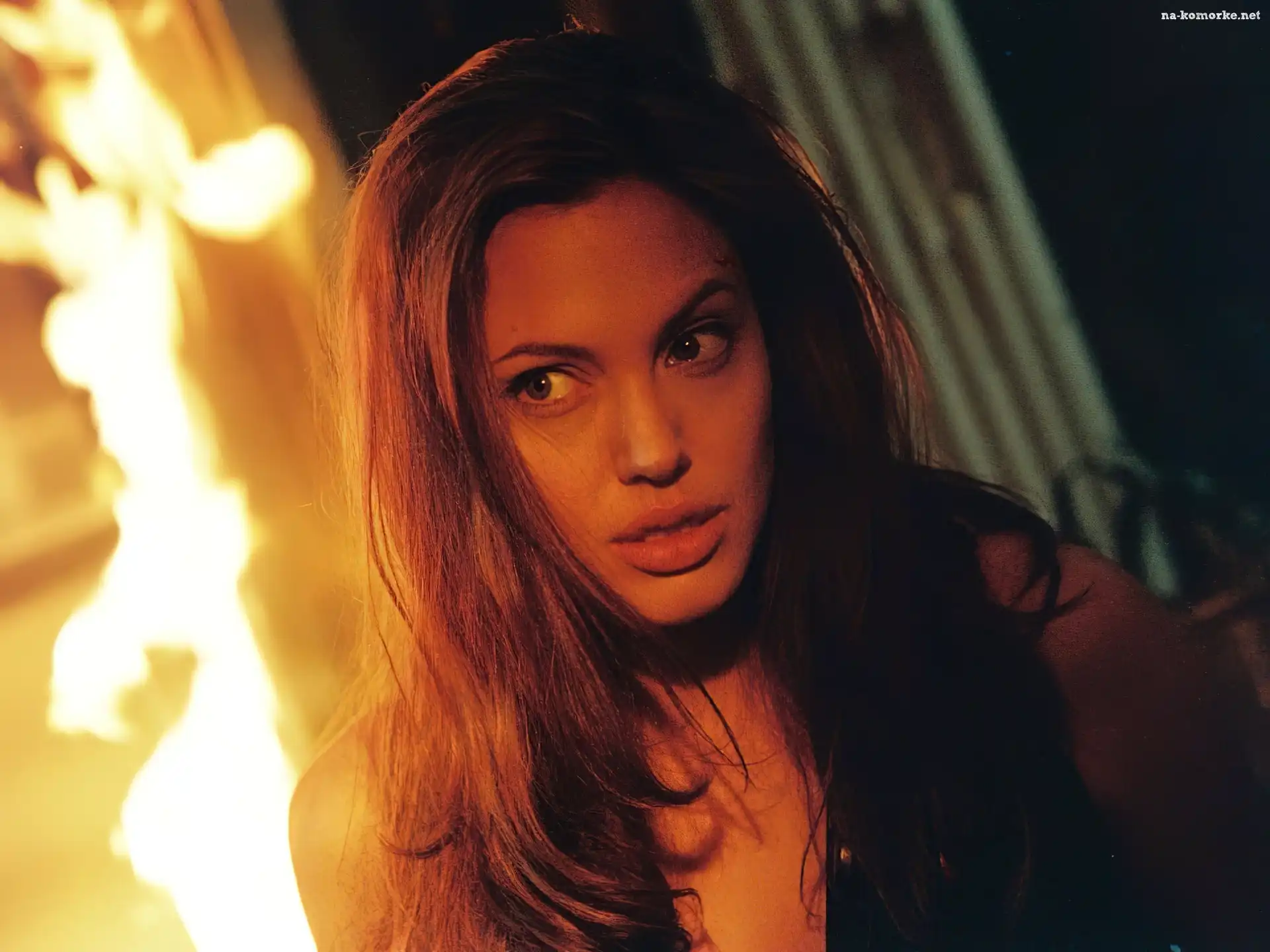 Angelina Jolie, długie włosy