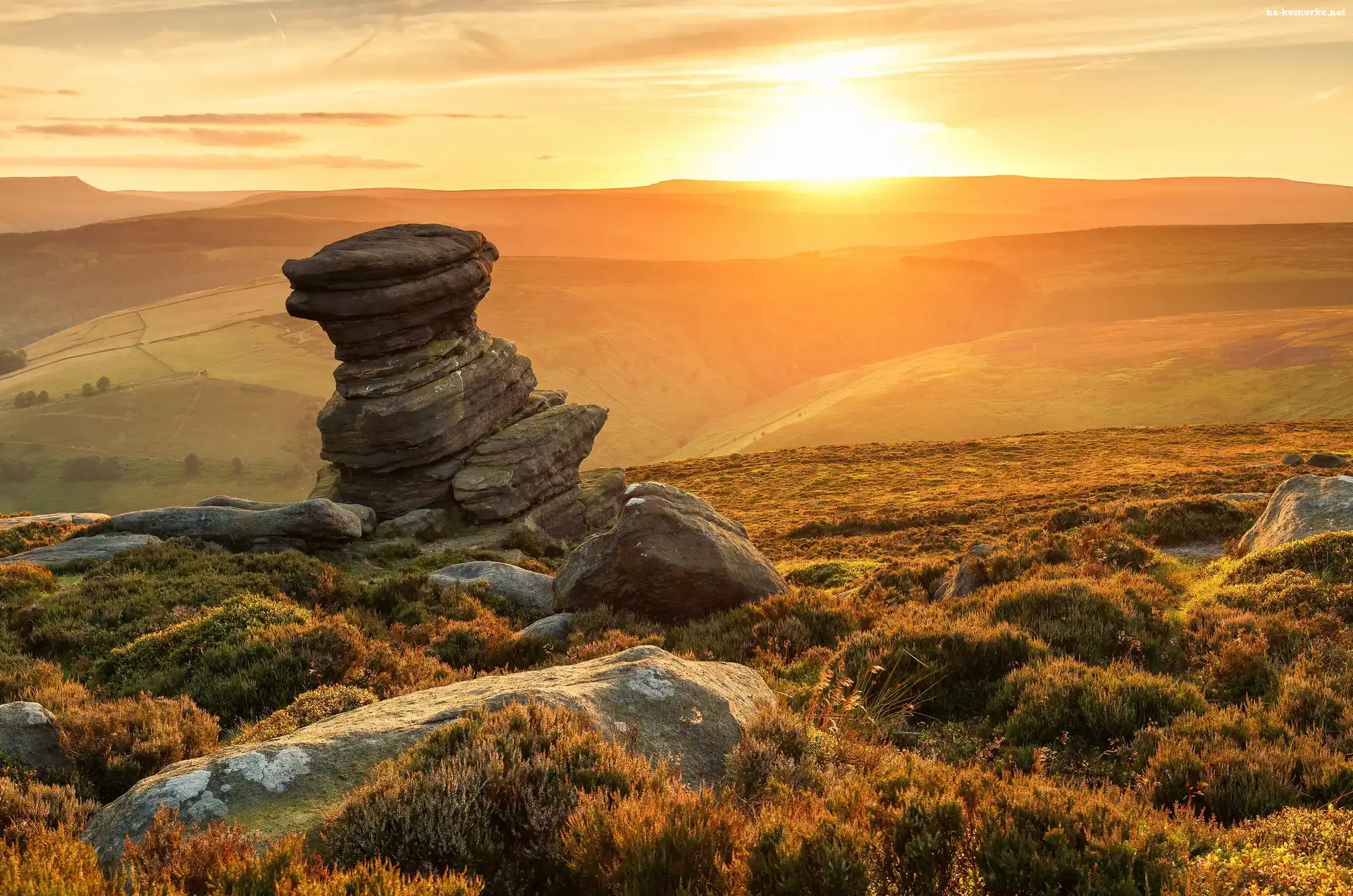 Anglia, Pola, Park Narodowy Peak District, Zachód słońca, Hrabstwo Derbyshire, Formacja skalna Salt Cellar, Wzgórza, Kamienie