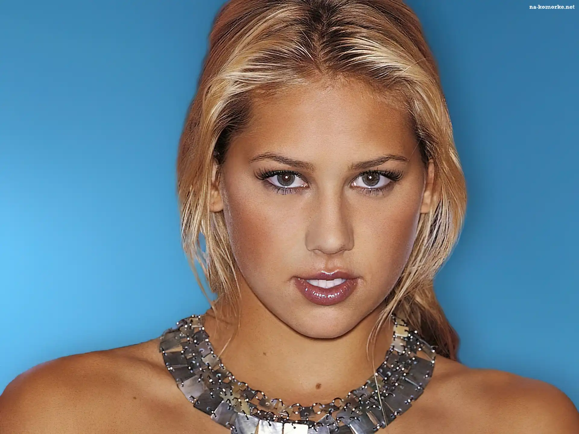 Anna Kournikova, naszyjnik, Kobieta