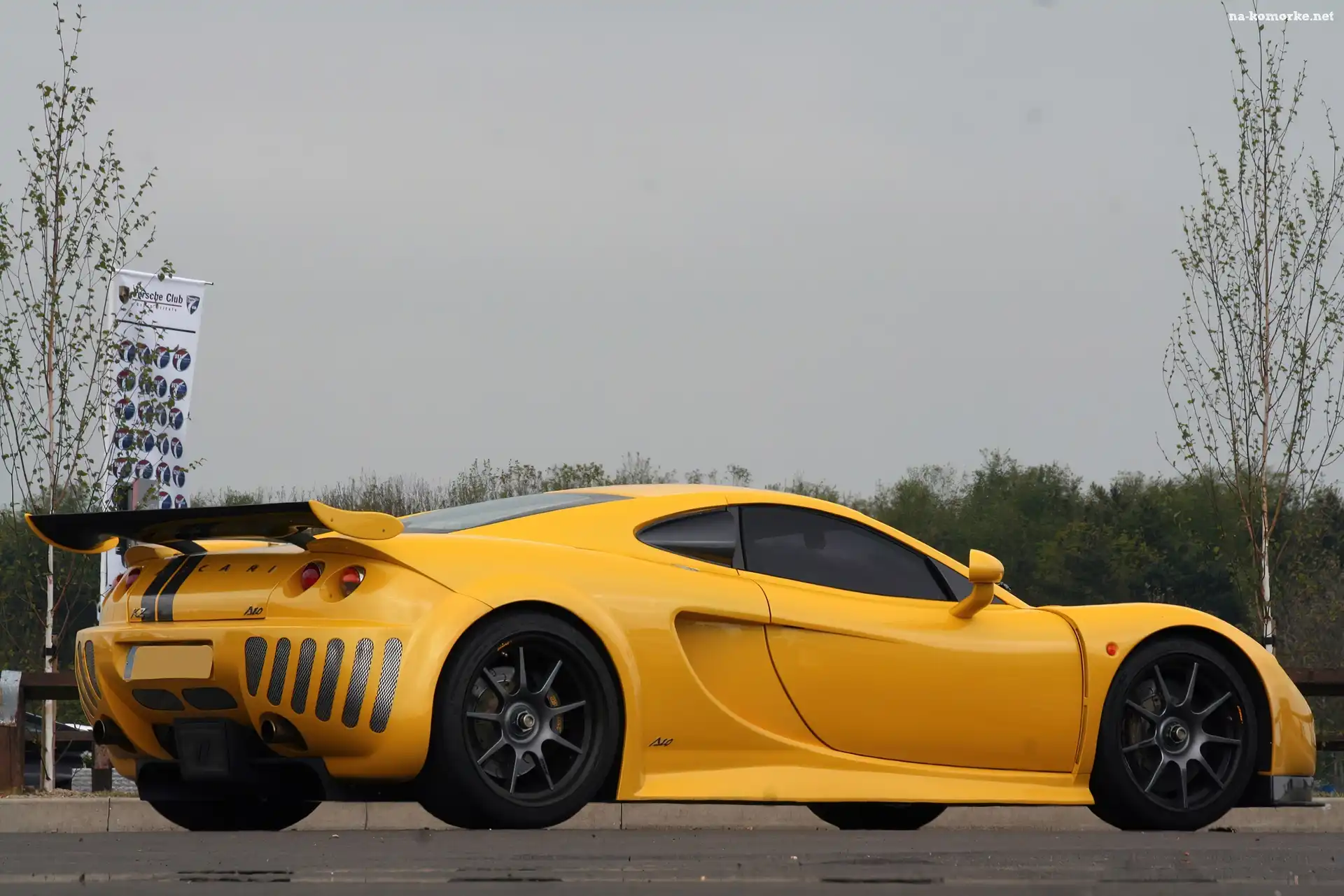 Ascari KZ1, Tył, Spojler, Zderzak