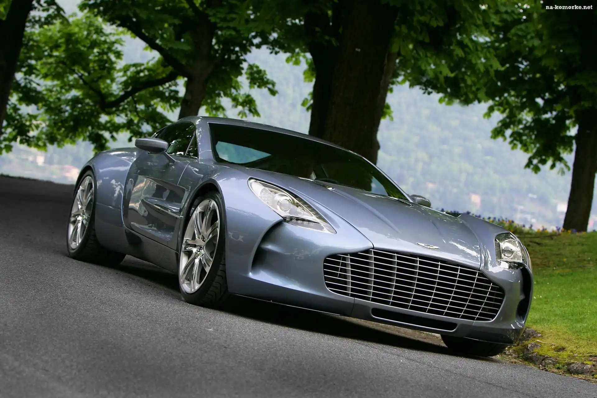 Aston Martin One-77, Atrapa, Zderzak