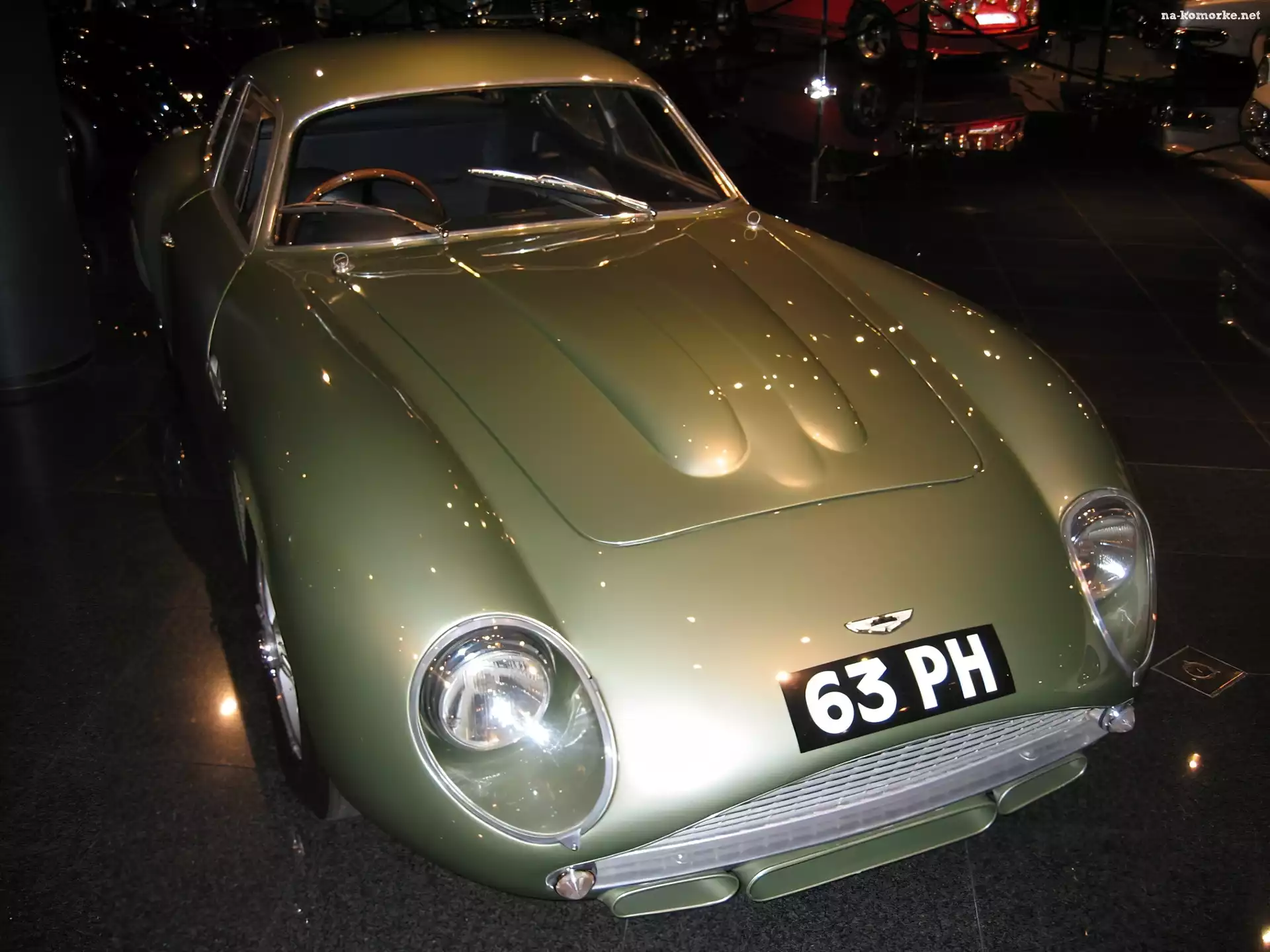 Aston Martin, światła , przód