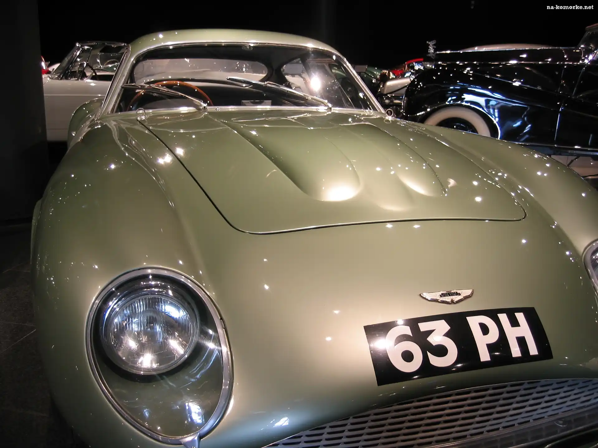 Aston Martin, światła, wycieraczki