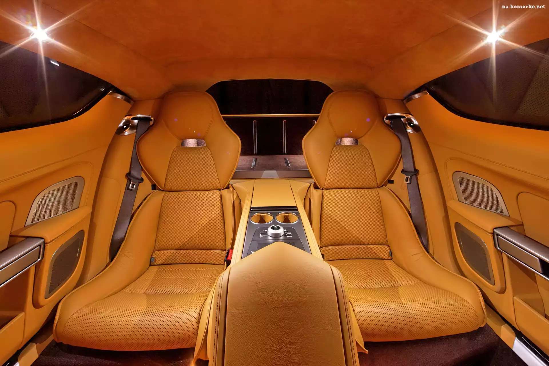 Aston Martin Rapide, Tylne, Fotele
