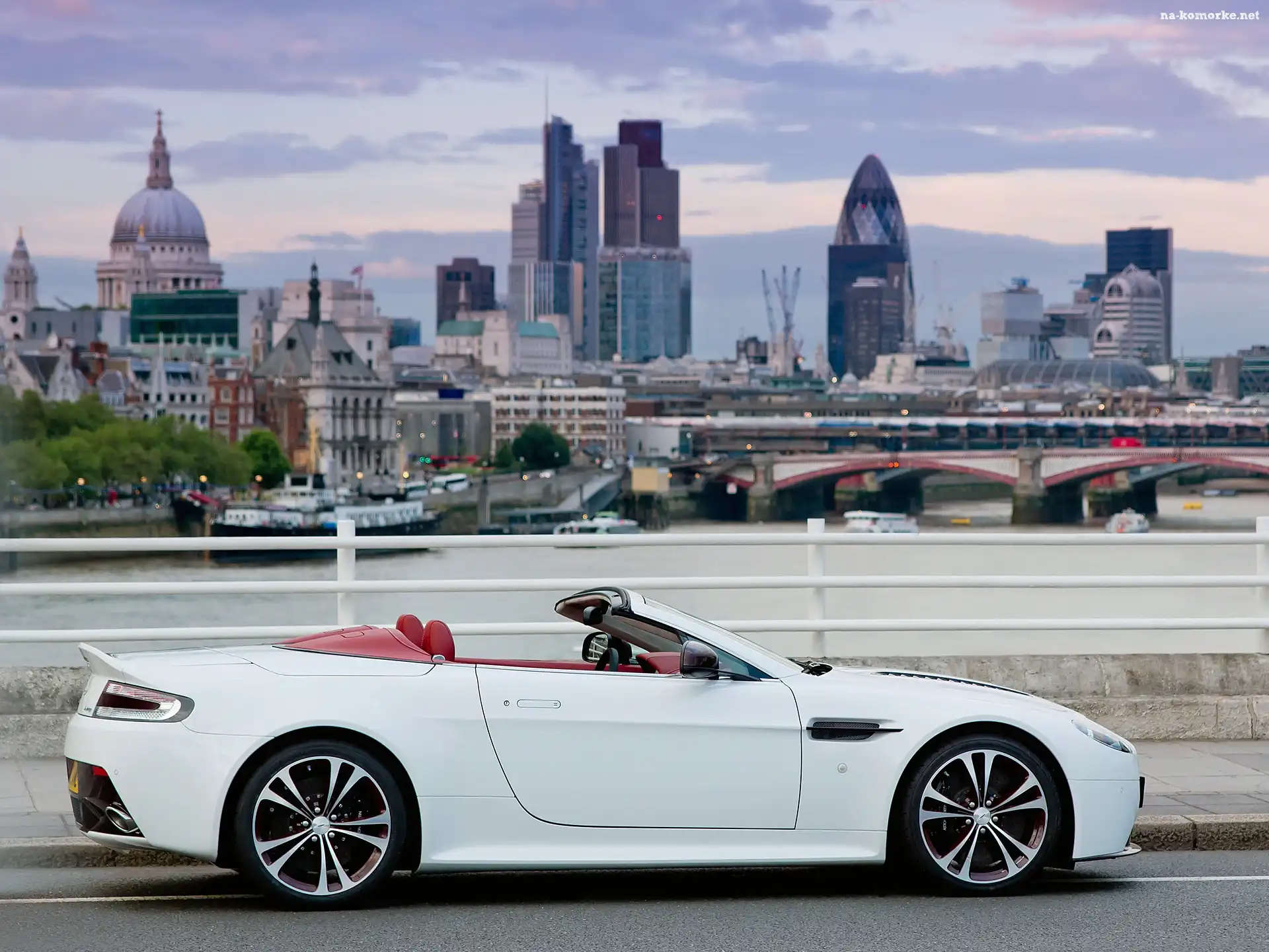 Aston Martin, Miasto, V12, Vantage