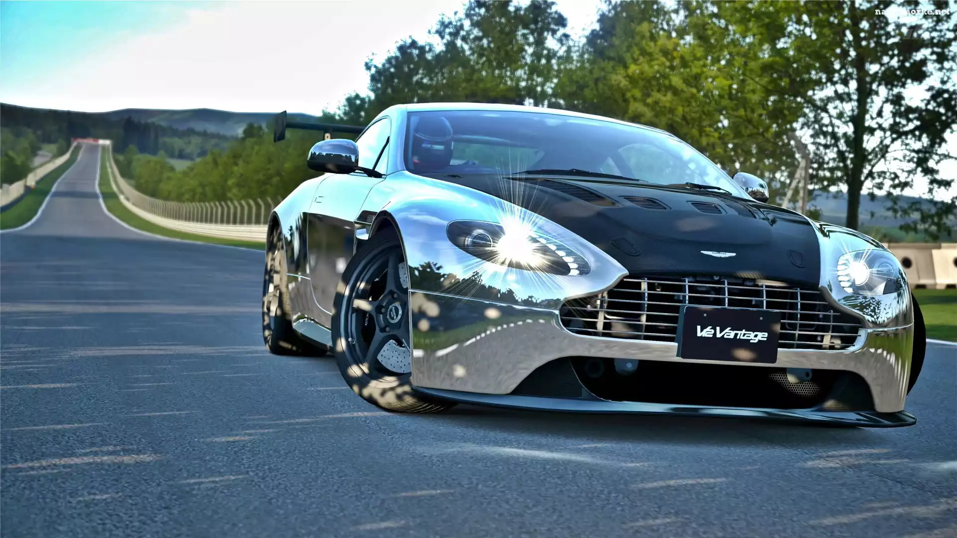 Aston Martin Vantage, Chrom