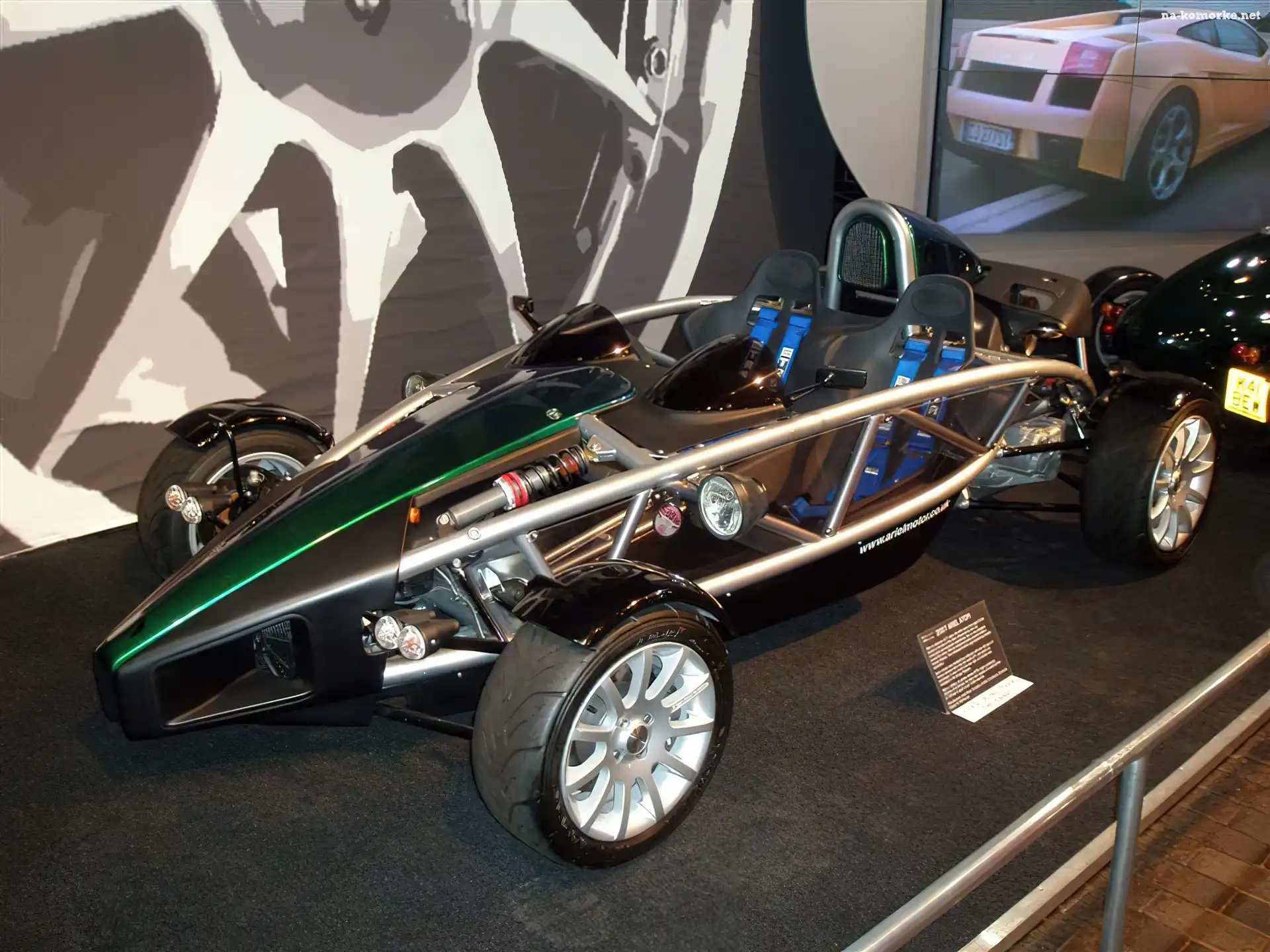Ariel Atom, Wystawa