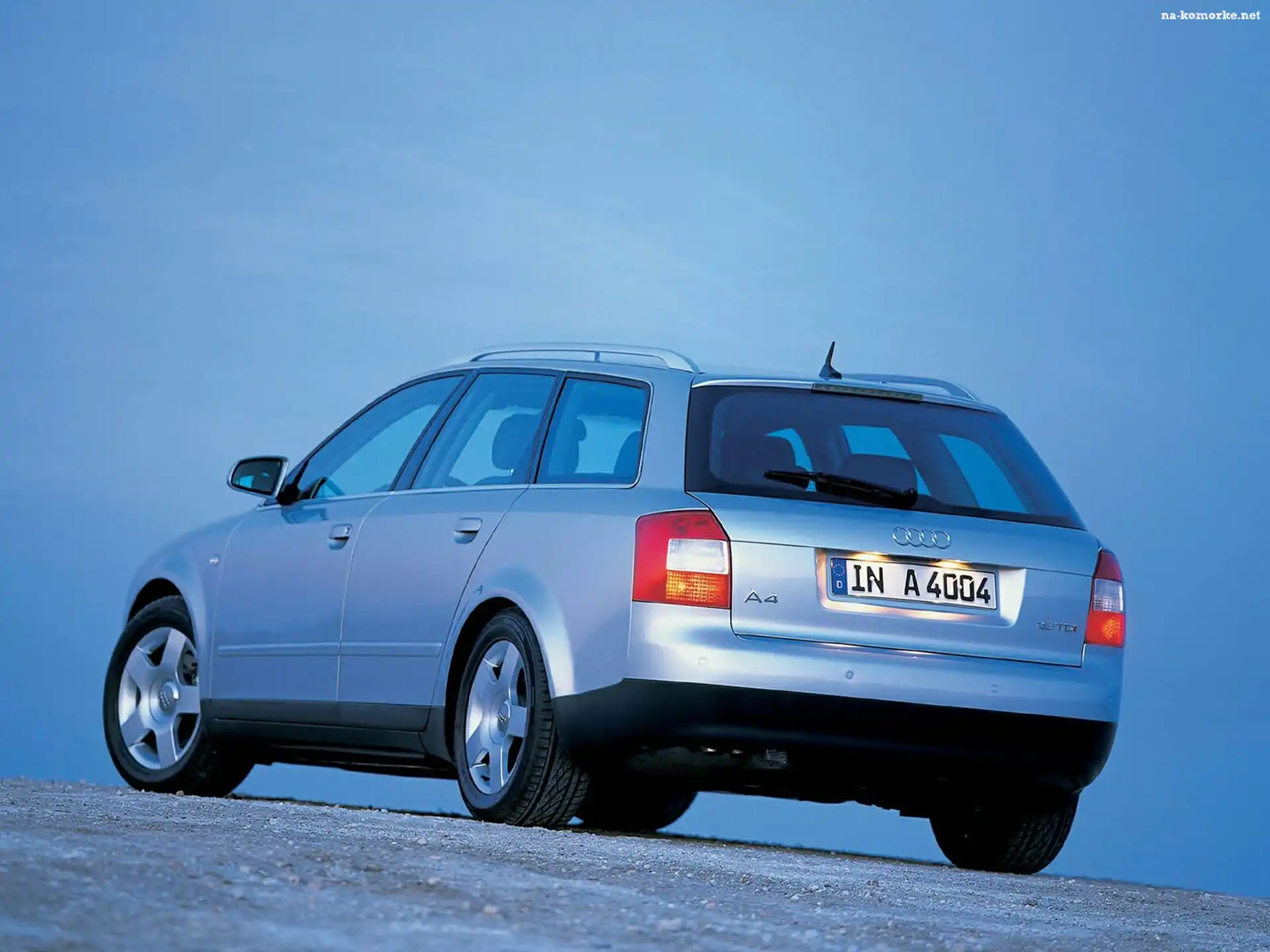 Audi A4, Avant, Tył