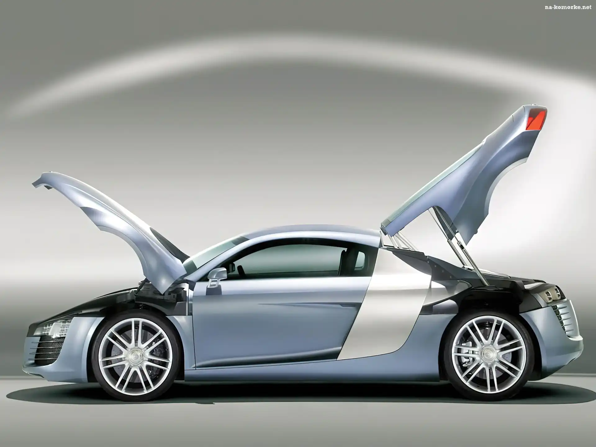 Audi R8, Silnika, Klapa, Bagażnika
