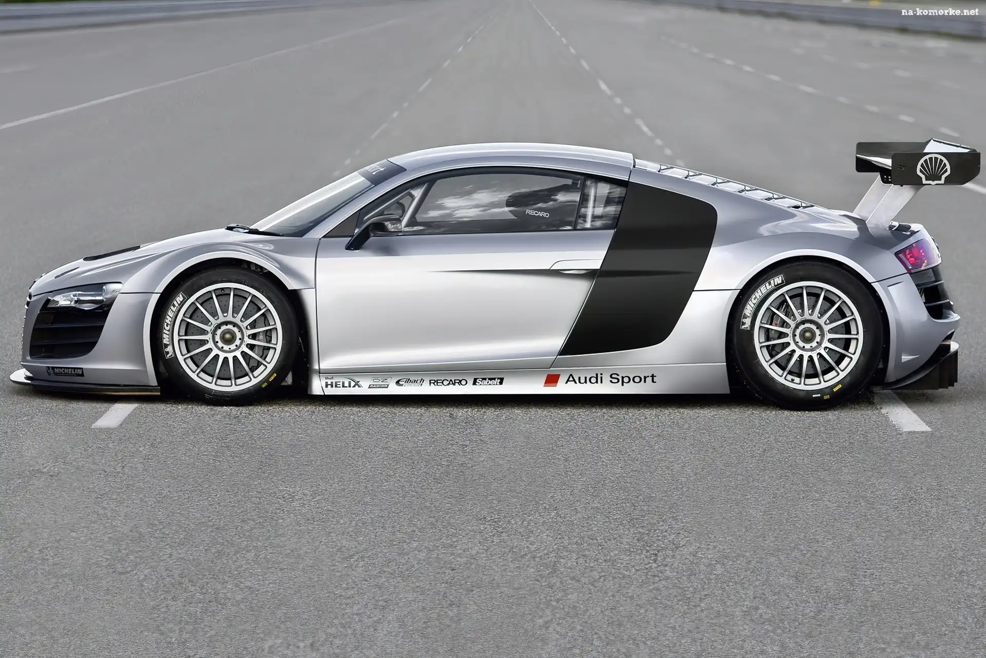 Audi R8, Spojler, Sport
