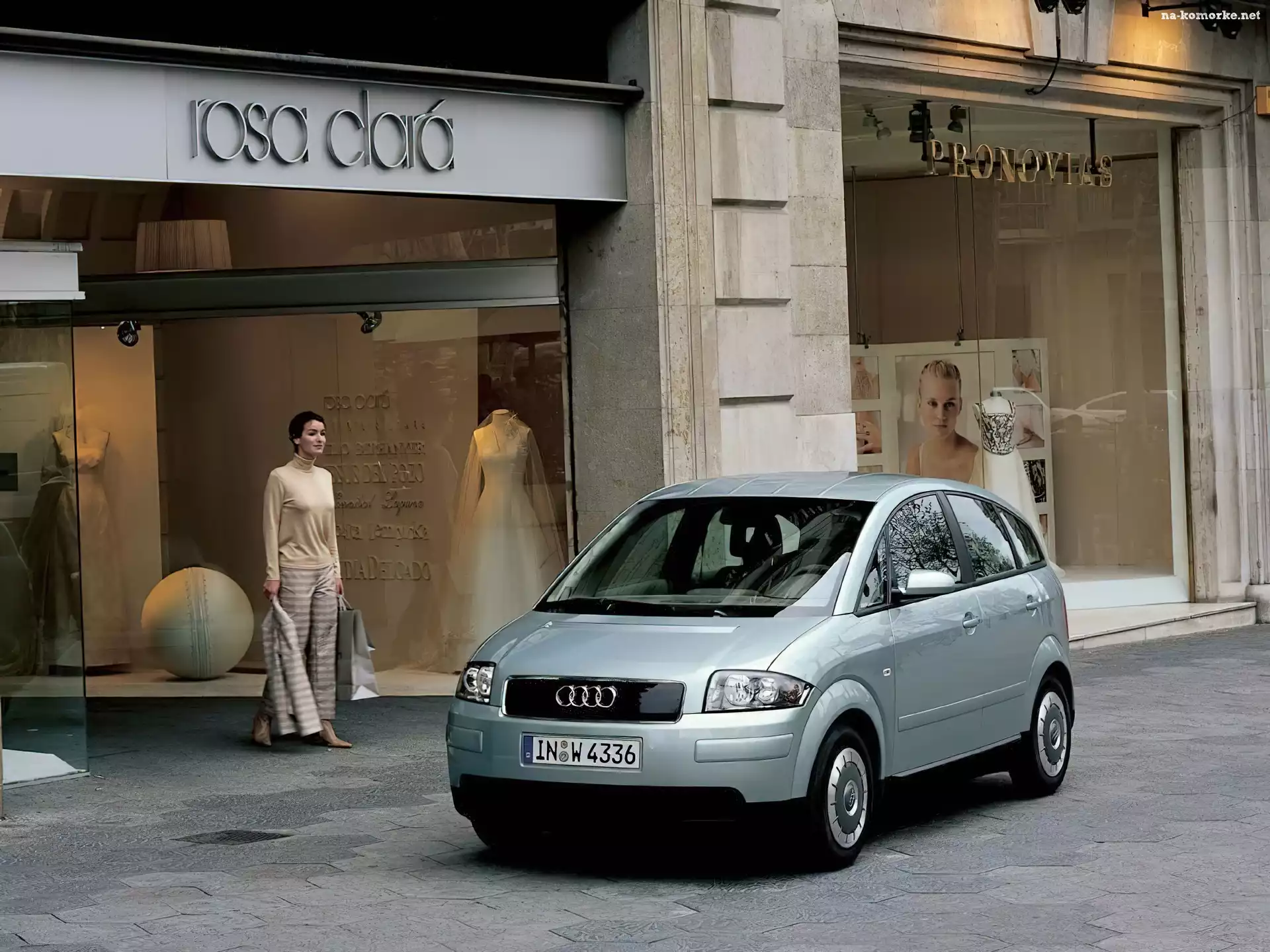Srebrne, Audi A2